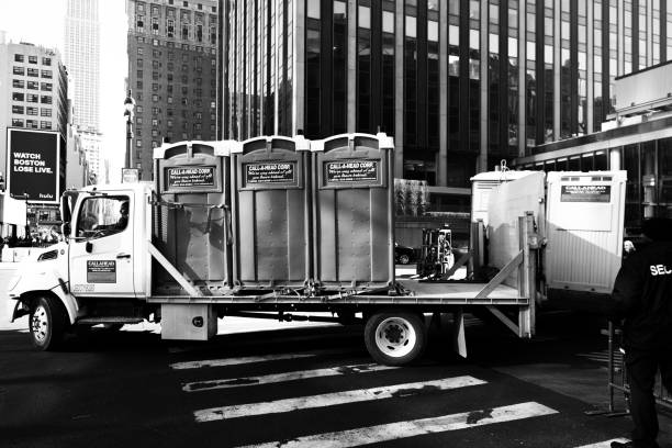 Best Porta potty delivery and setup  in Le Claire, IA